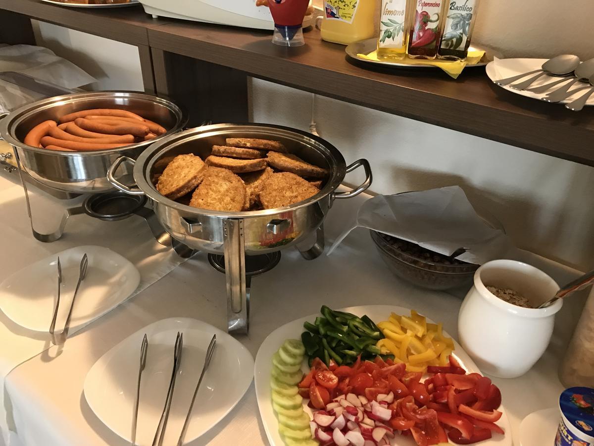 Bed & Breakfast Hotel Perla Нове-Место-над-Вагом Экстерьер фото