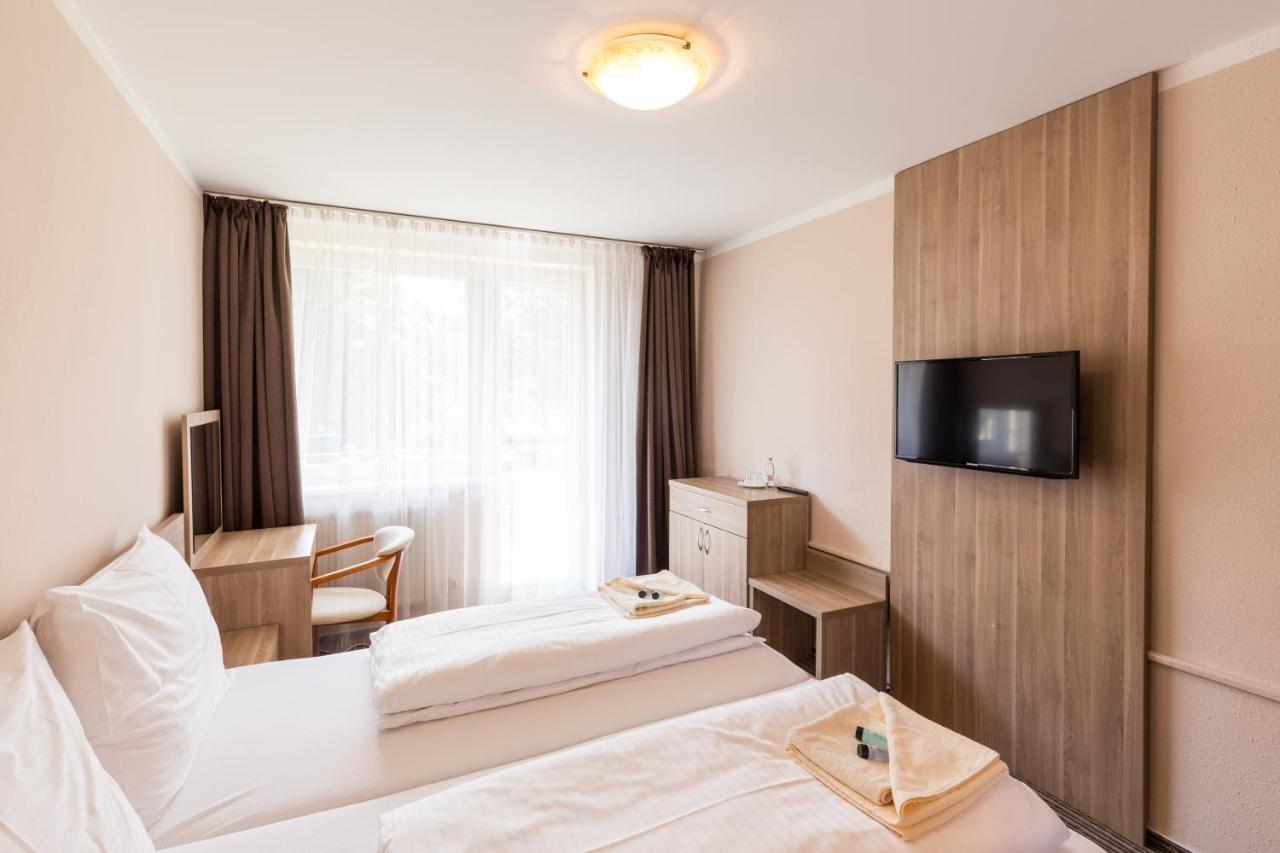 Bed & Breakfast Hotel Perla Нове-Место-над-Вагом Экстерьер фото