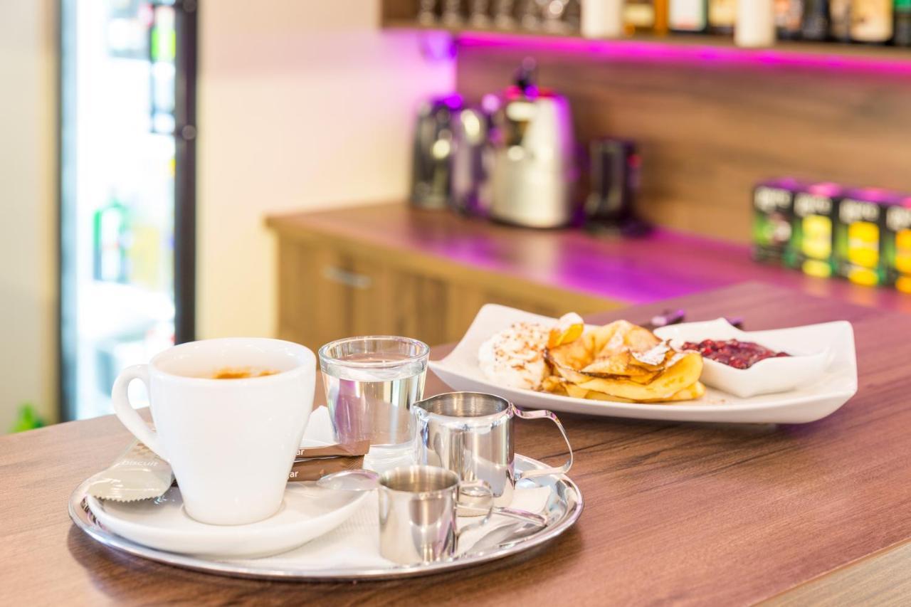 Bed & Breakfast Hotel Perla Нове-Место-над-Вагом Экстерьер фото